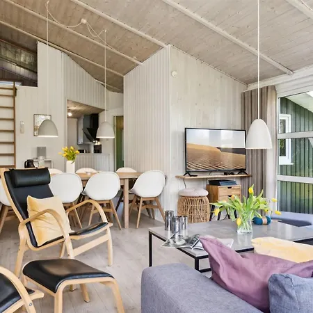 Amiira Holiday home *